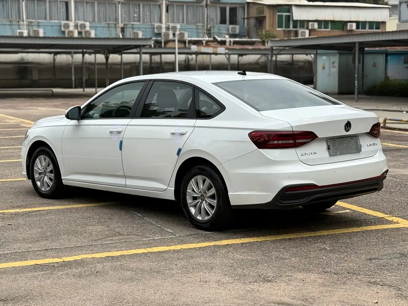 Volkswagen Lavida 2023 1.5L Auto Delight Edition фото 10
