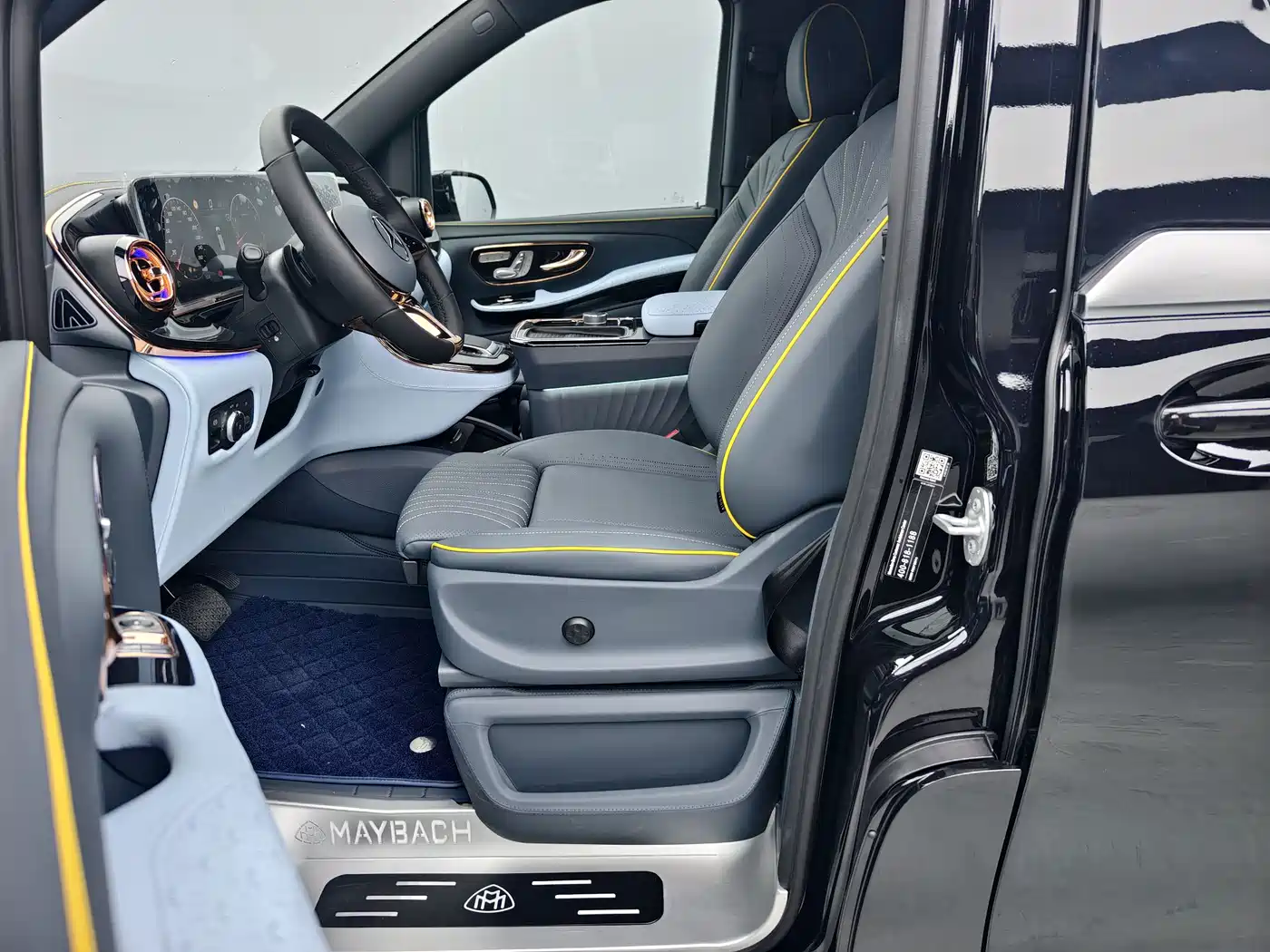Mercedes-Benz V-Class 2024 V 300 L Long Wheelbase Premium фото 6