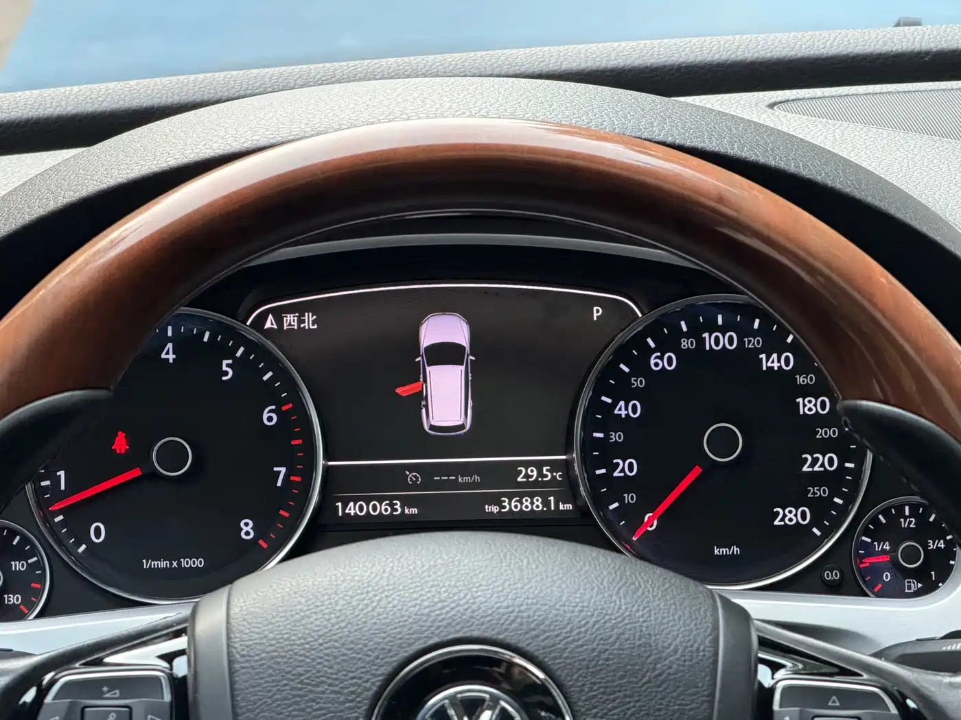 Volkswagen Touareg 2015 2011 3.0TSI Luxury