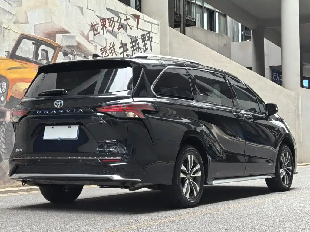 Toyota Granvia 2025 2024 2.5L Hybrid Premium PLUS 4WD Edition