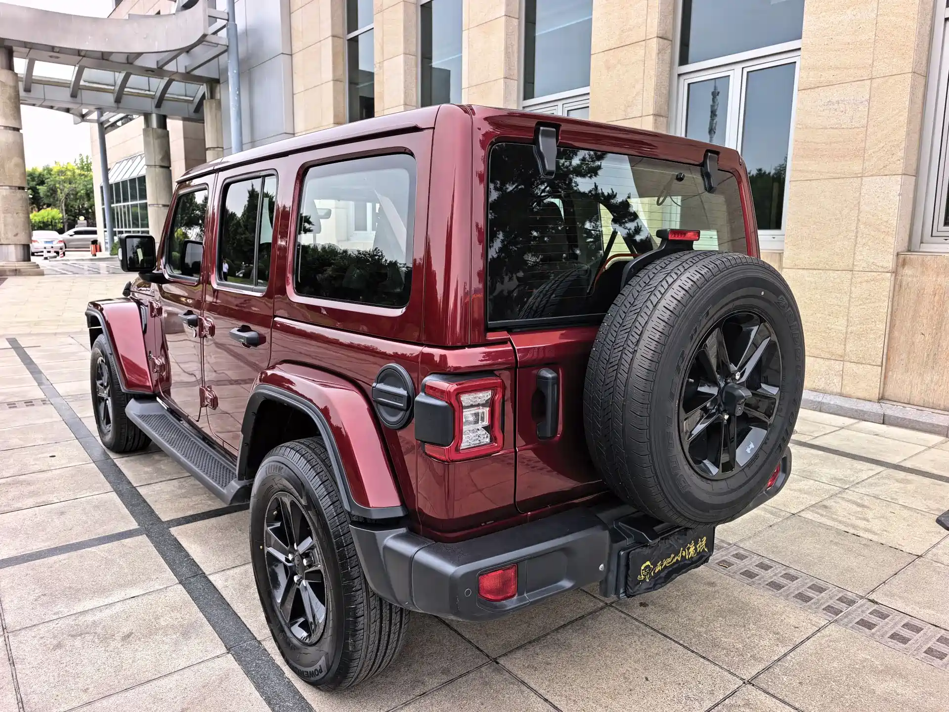 Photo 13 - Jeep Wrangler