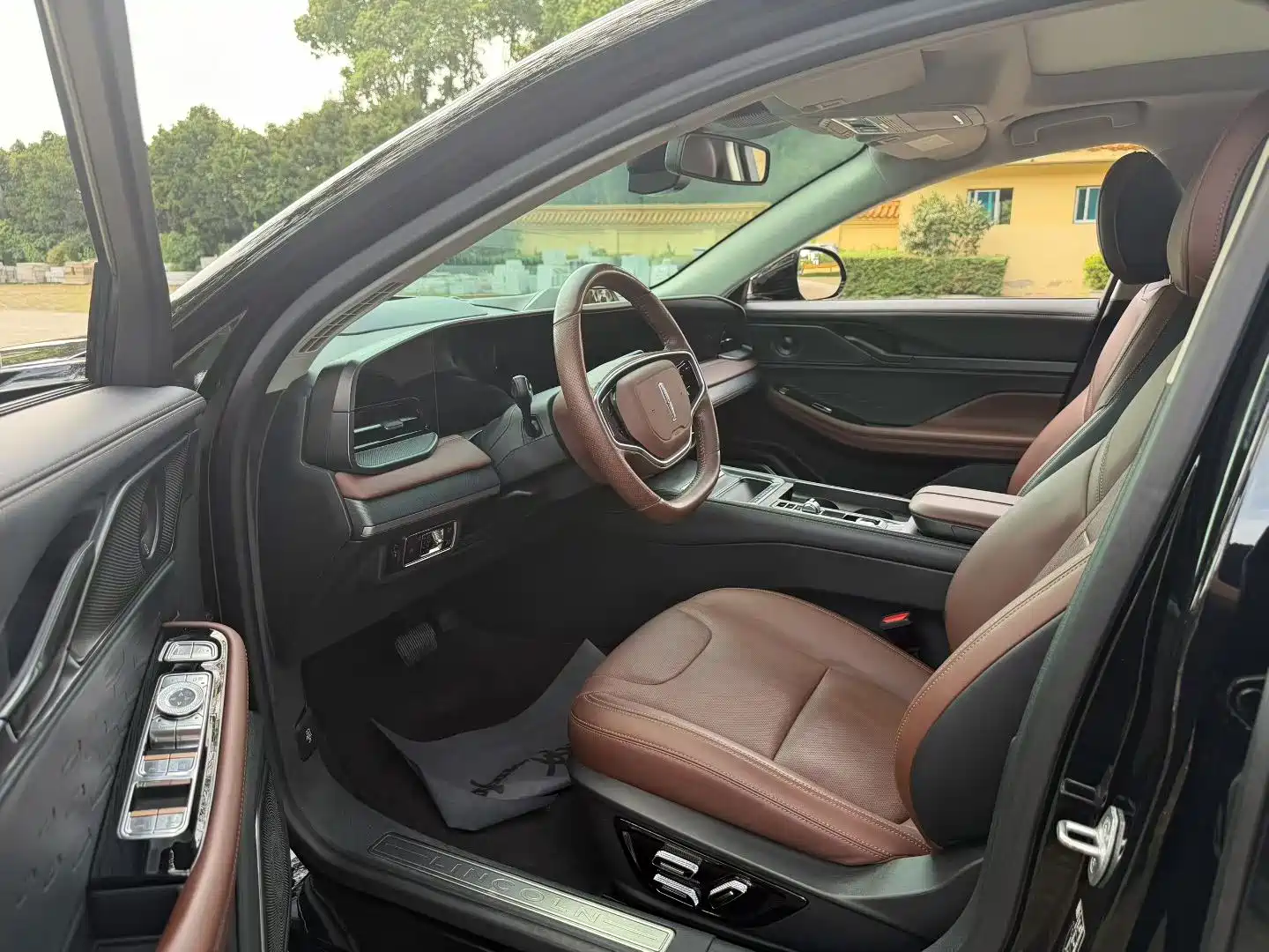 Photo 16 - Lincoln Z