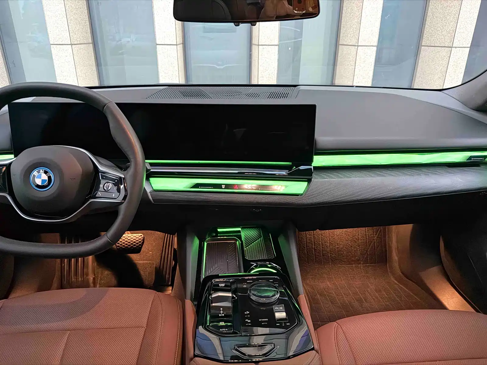 Фото 10 - BMW i5