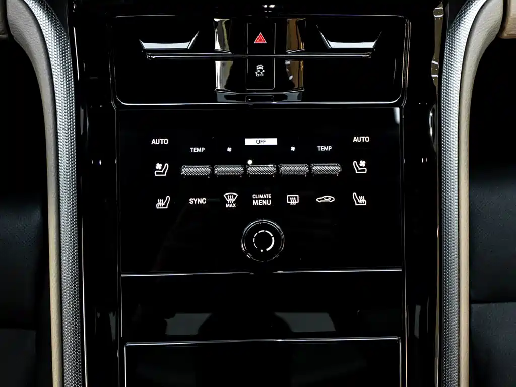 Photo 19 - Porsche Panamera
