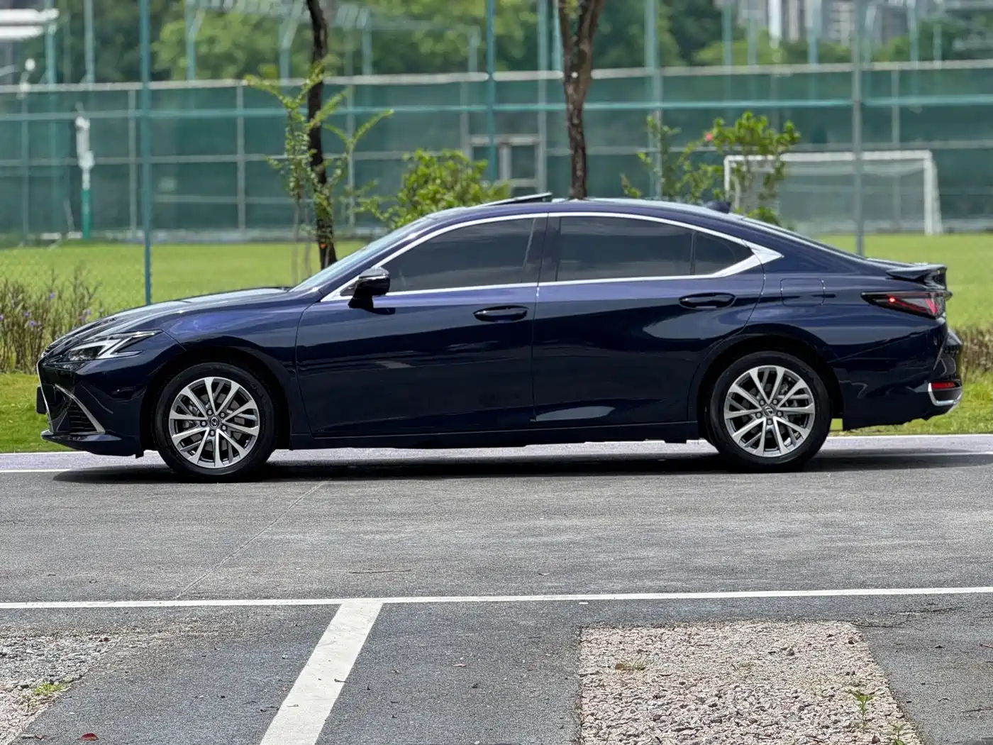 Lexus ES 2025 2025 300h Ultimate Edition