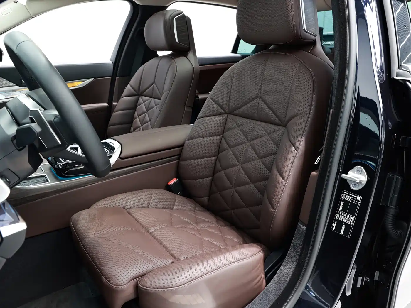 BMW 7-SERIES