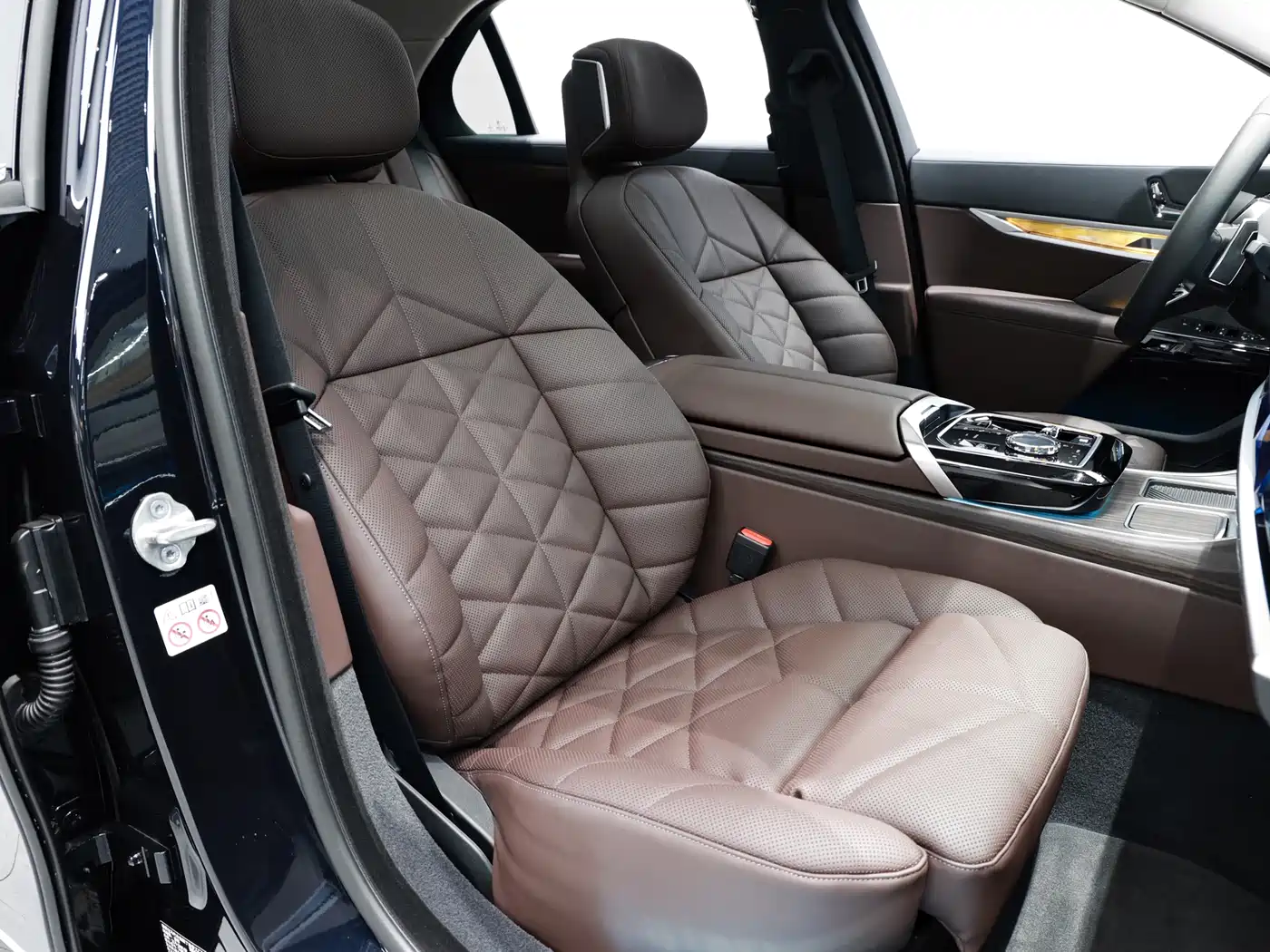 BMW 7-SERIES