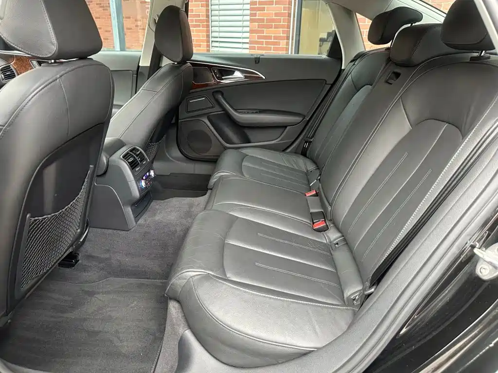 Фото 8 - Audi A6L