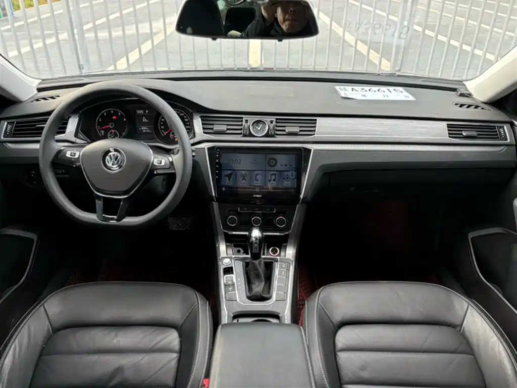 Фото 19 - Volkswagen Passat