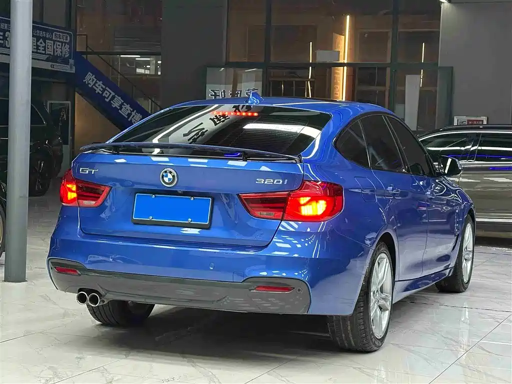 BMW 3 Series GT 2018 320i M Sport фото 6