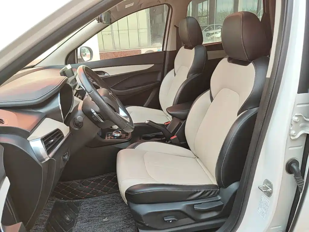 Baojun 360 2019 2018 1.5L Automatic Luxury (China V)