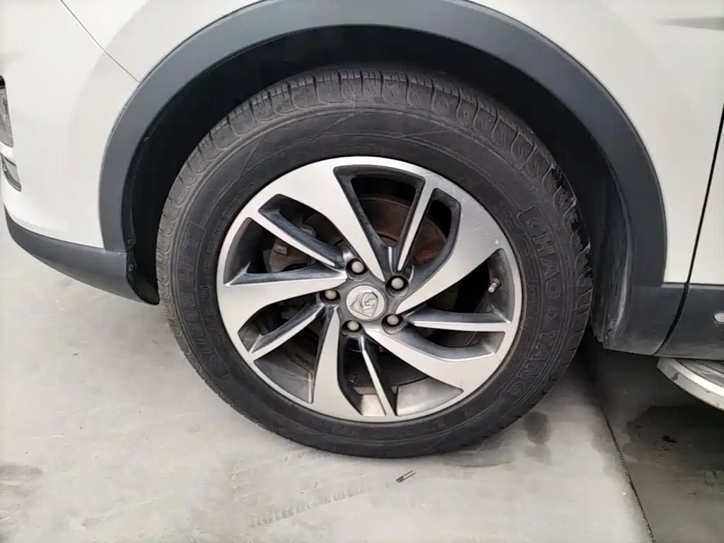 Baojun 560 2016 2016 1.8L iAMT Luxury