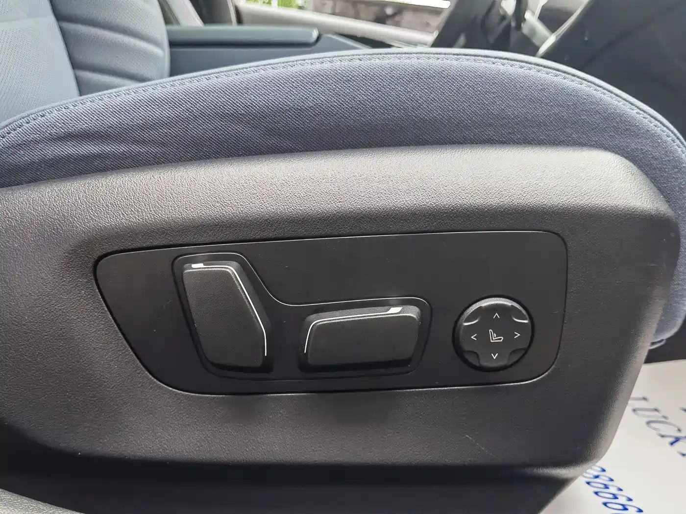 BMW 5 Series 2025 530Li Premium M Sport Package фото 18