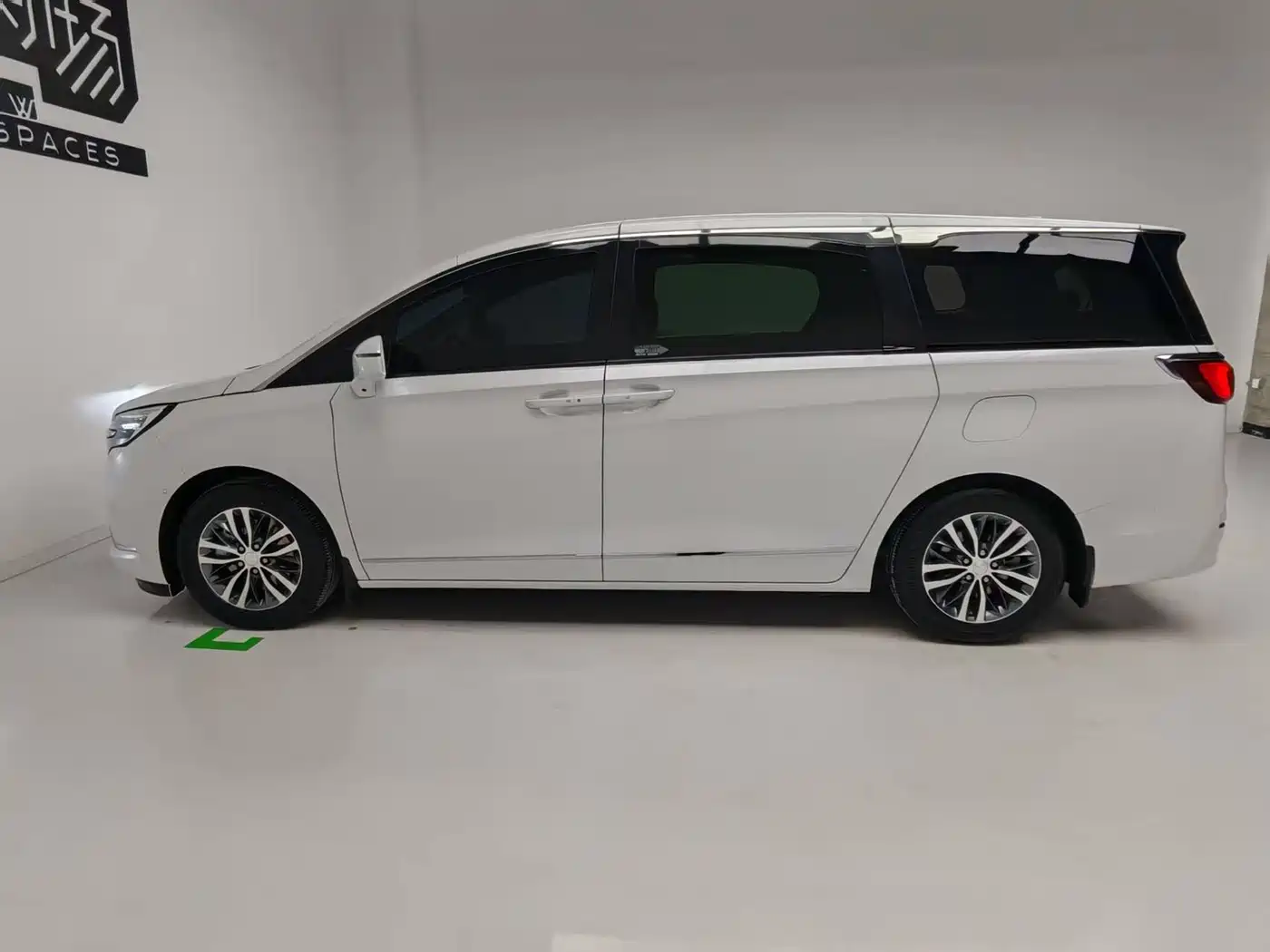 Buick GL8 2021 ES Landlord 653T Premium фото 9