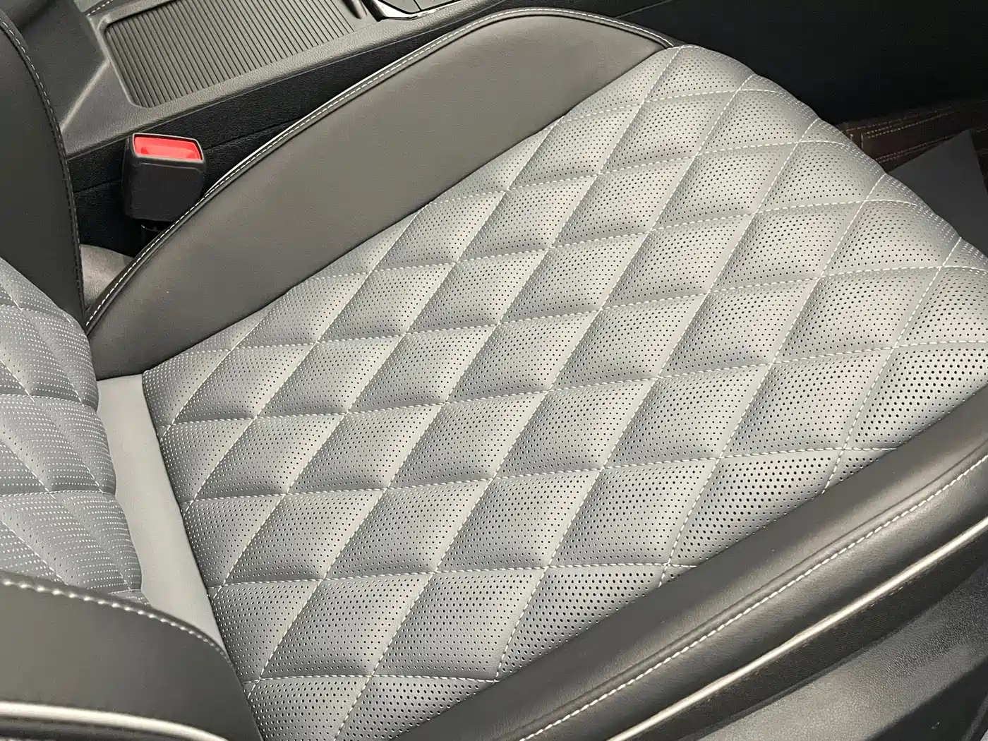 Volkswagen Sagitar 2024 300TSI DSG Surpass Edition фото 9