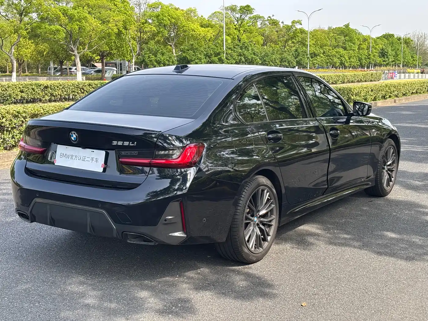 BMW 3 Series 2024 325Li M Sport Shadowline Package фото 4