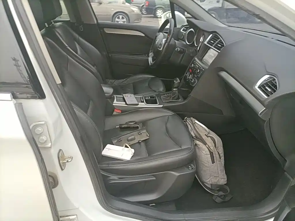 Photo 25 - Citroën C4L