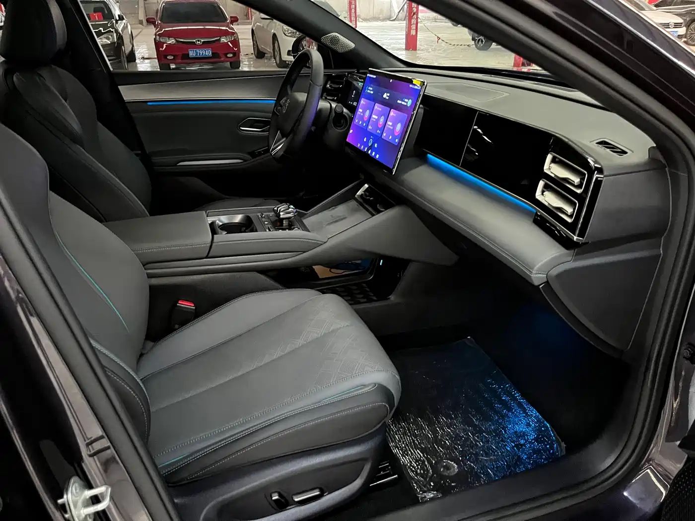 BYD Qin L 2024 DM-i 120KM Excellence Model фото 11