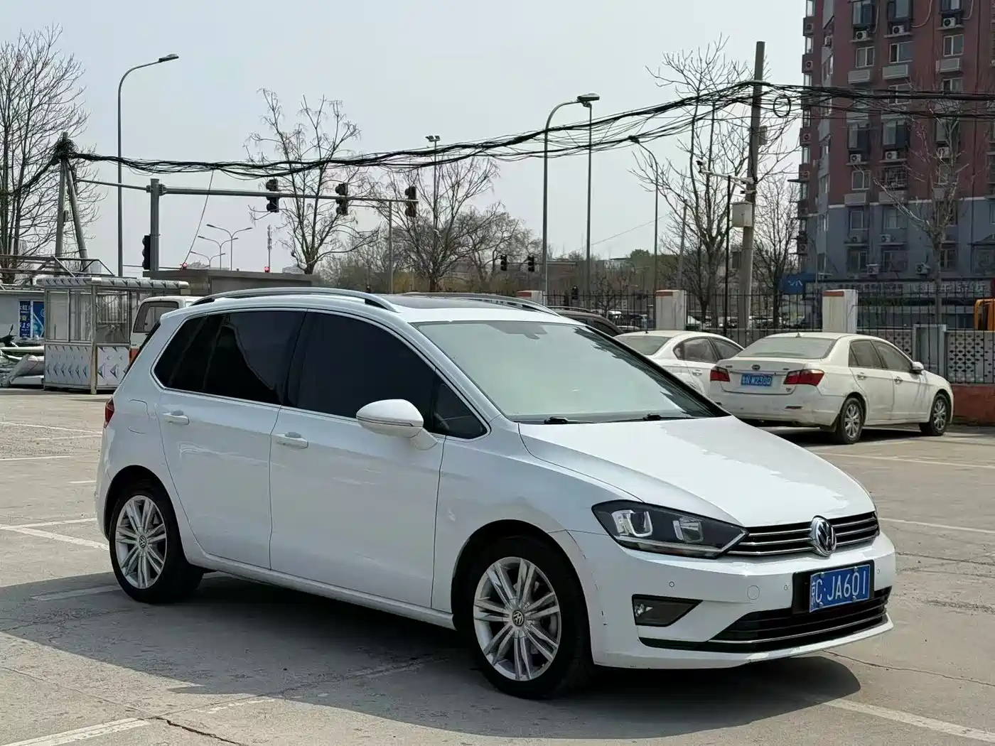 Volkswagen Golf Sportsvan 2018 230TSI Automatic Luxury фото 3