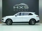 Photo 3 - Porsche Cayenne