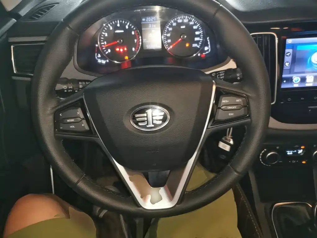 FAW Senya R7 2017 2017 Model 1.6L Manual Comfort