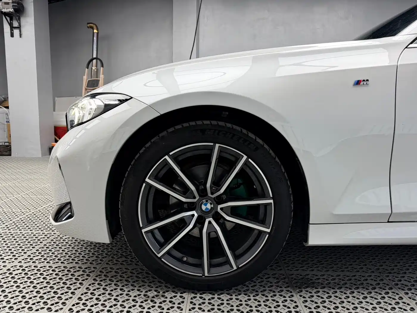 BMW 3 Series 2024 320i M Sport Package фото 7