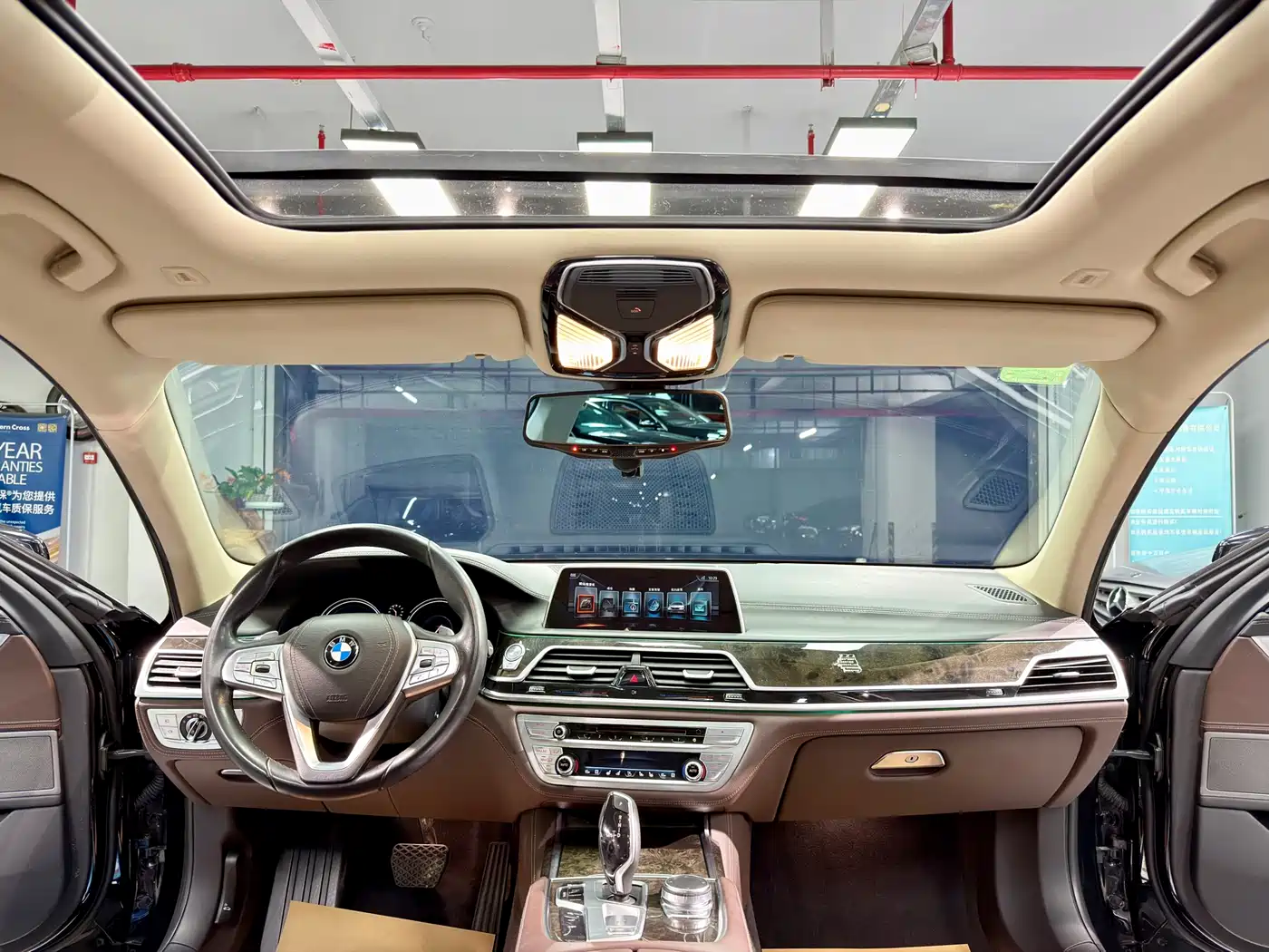 BMW 7 Series 2016 740Li Leading Edition фото 14