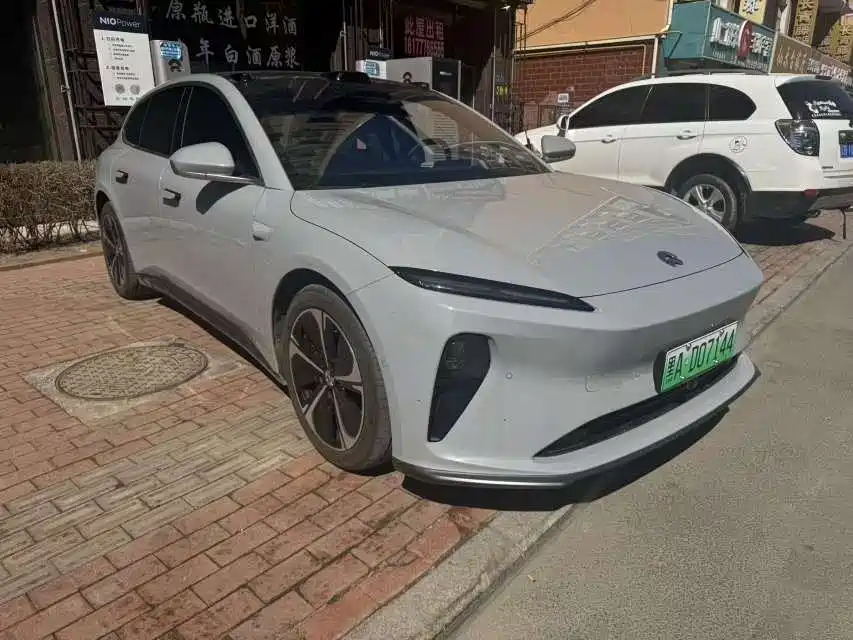 NIO NIO ET5T