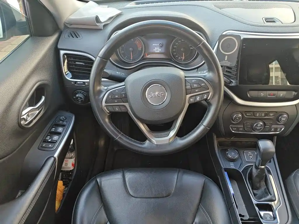 Jeep Cherokee 2019 2019 2.0T 4WD Adventure Edition China V