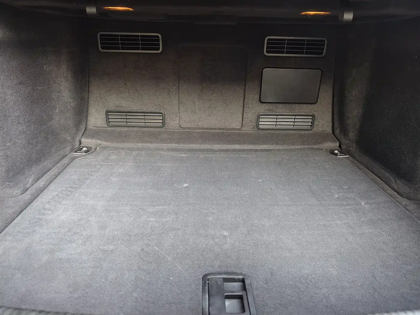 Фото 25 - Audi A8