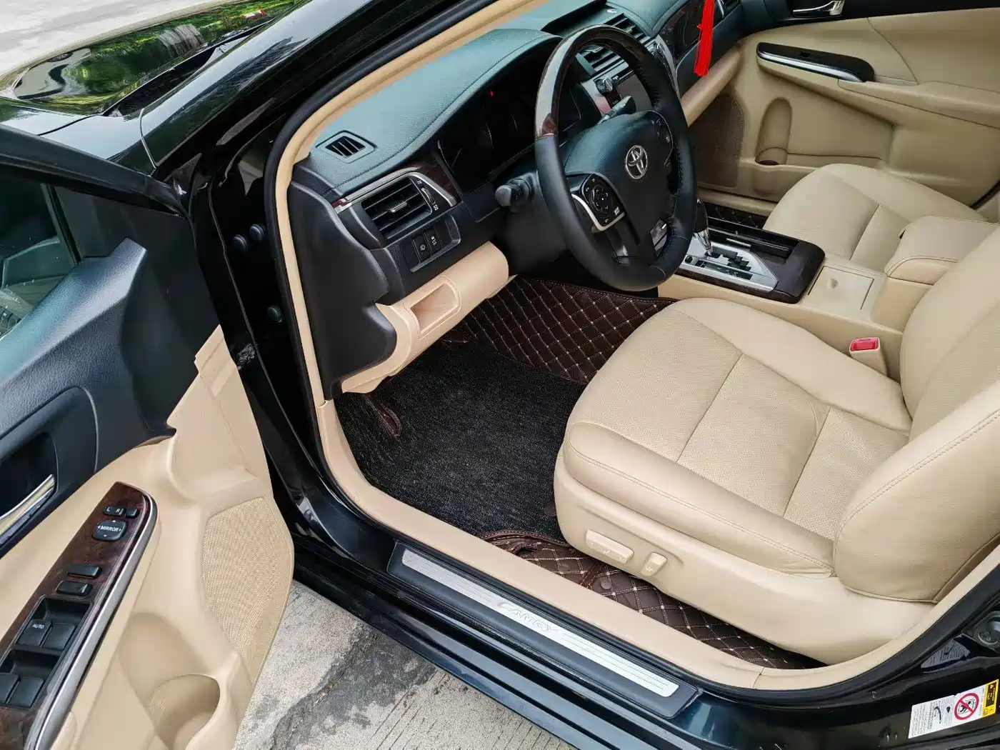 Toyota Camry 2015 2.5G Luxury Navigation Edition фото 6