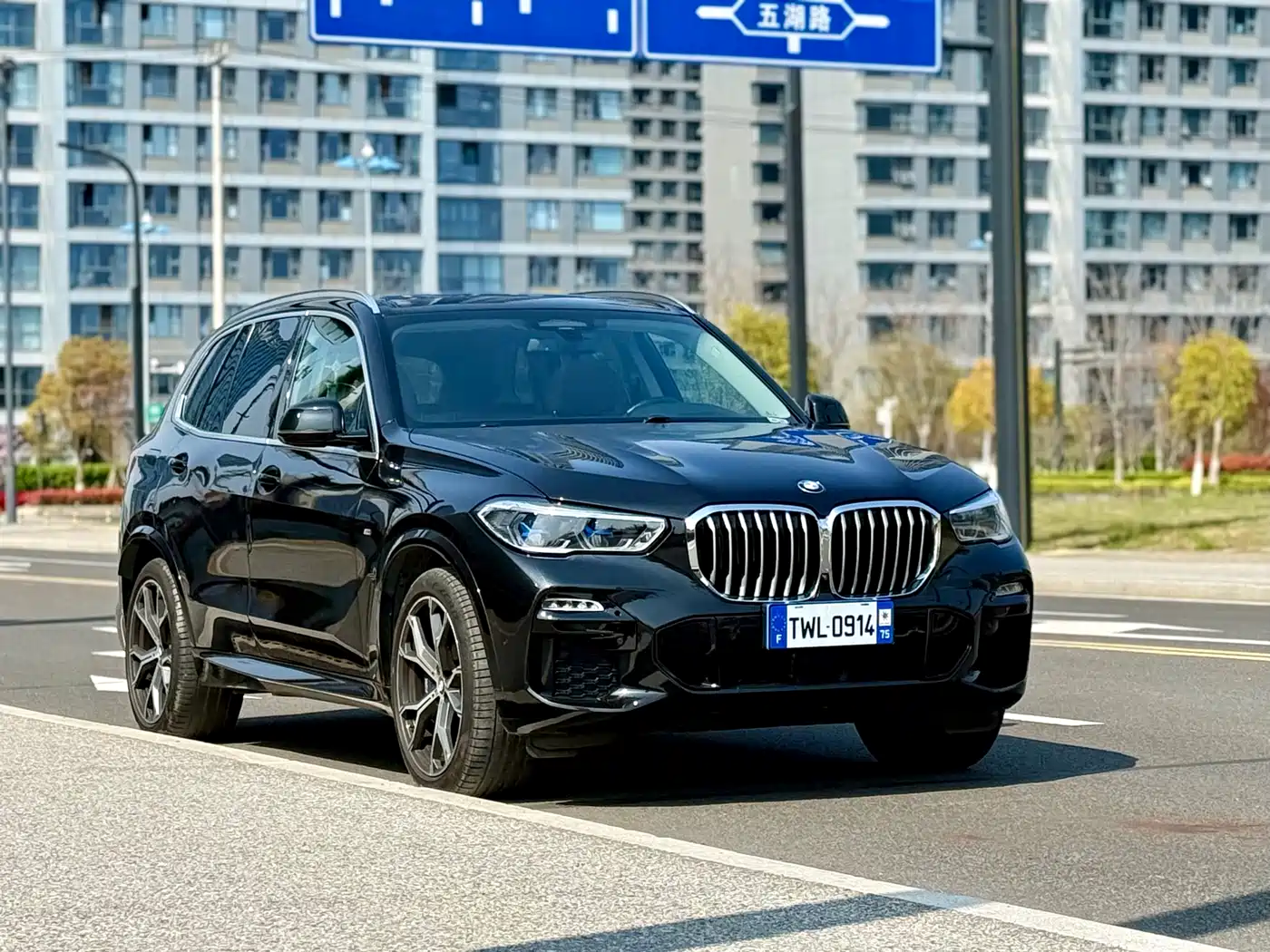 BMW X5 (Import) 2019 xDrive40i Exclusive M Sport Package фото 2