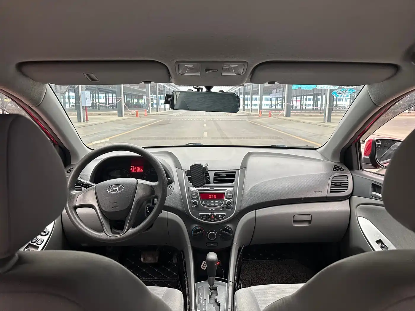 Hyundai Verna 2014 1.4L Automatic Smart GLS фото 10