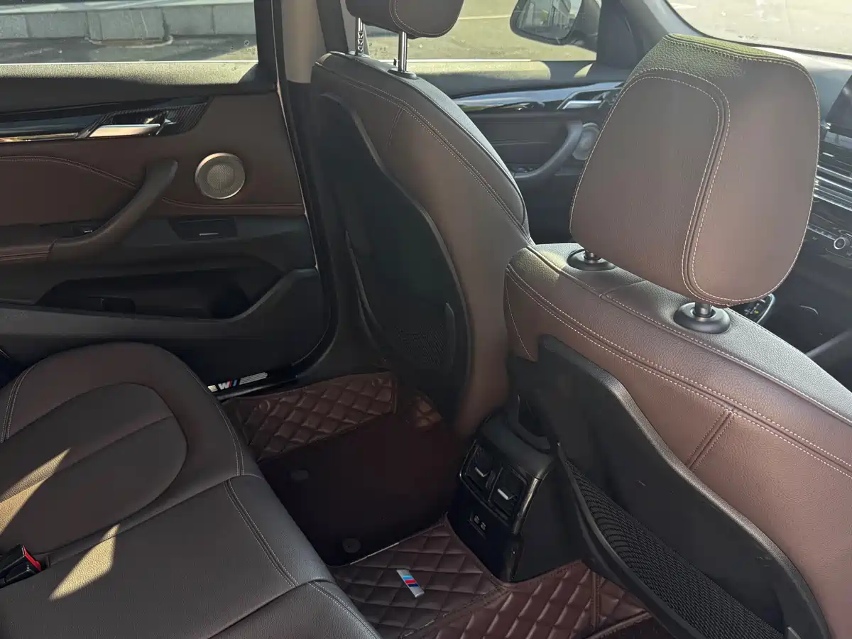 BMW X1 2021 sDrive25Li Leading фото 6
