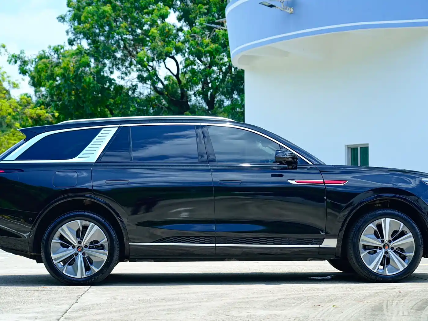 Hongqi E-HS9 2023 2022 660km Qi Chang Edition (6-seater)