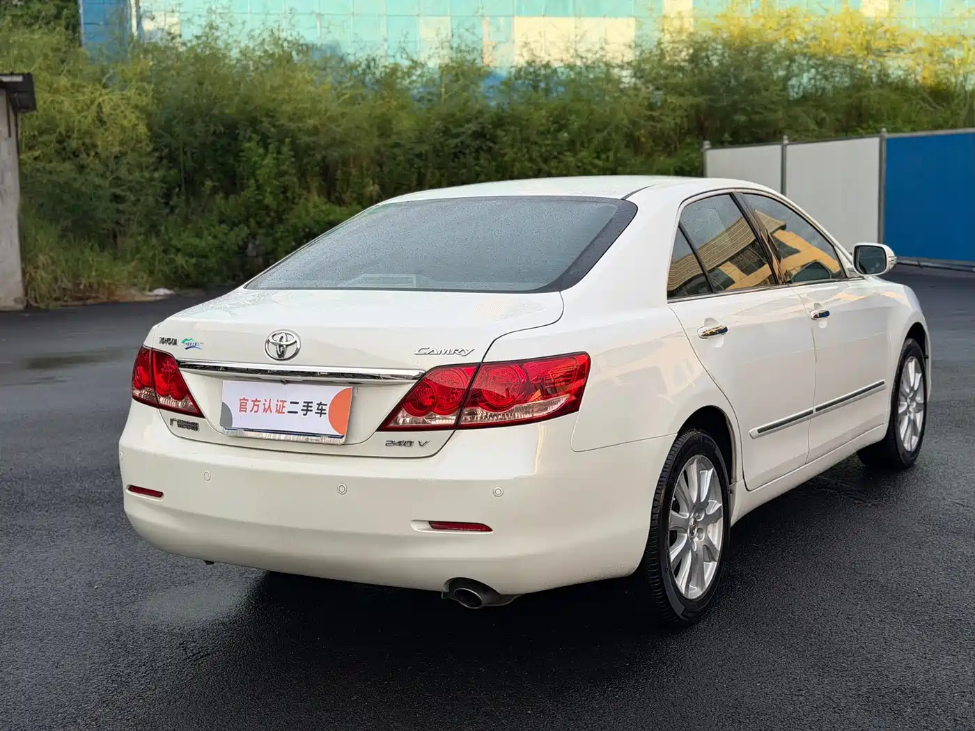 Фото 14 - Toyota Camry