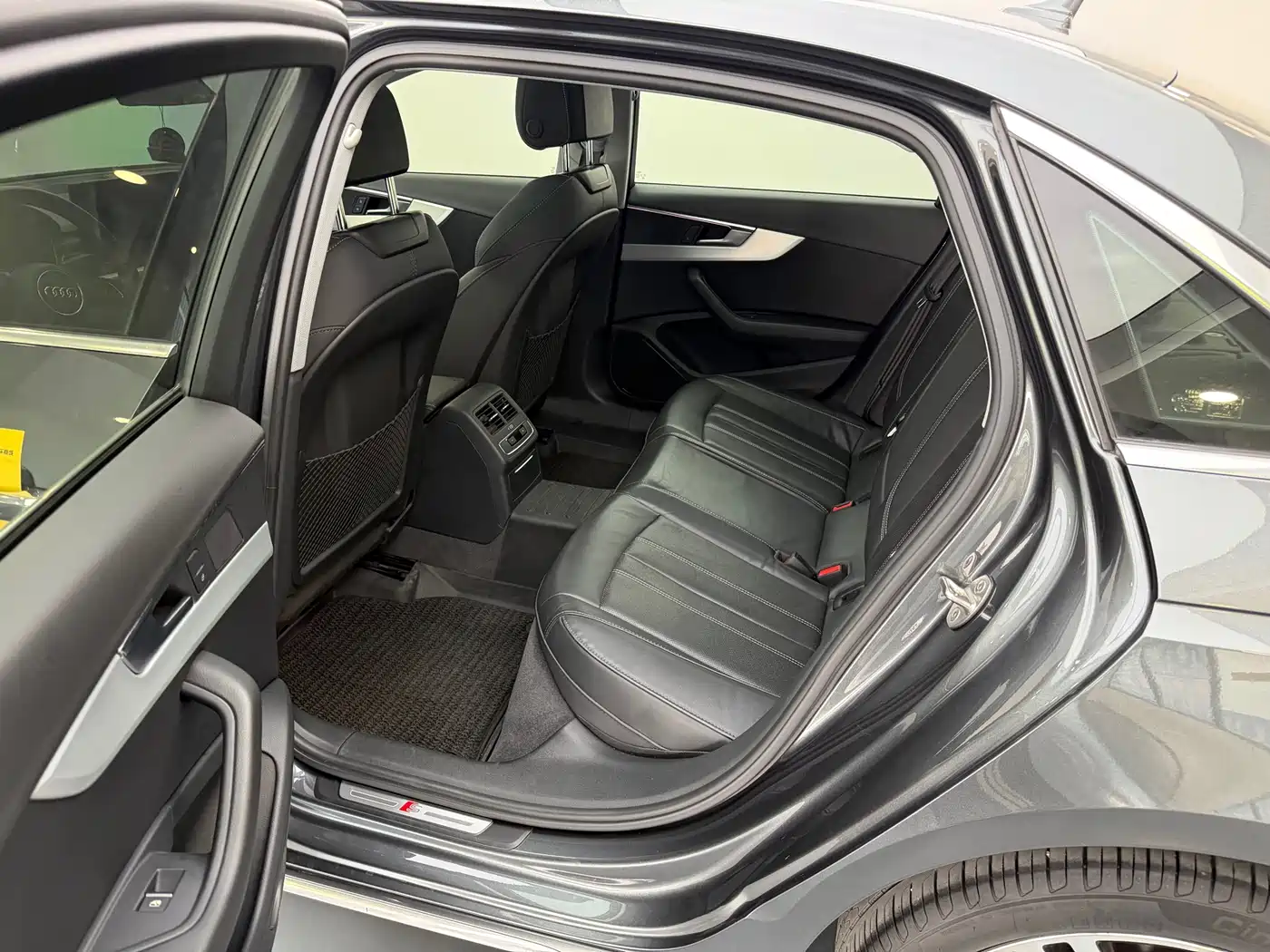 Audi A4L 2022 40 TFSI Luxury Dynamic фото 11