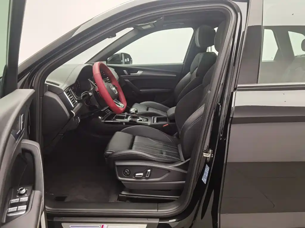 Photo 10 - Audi Q5L
