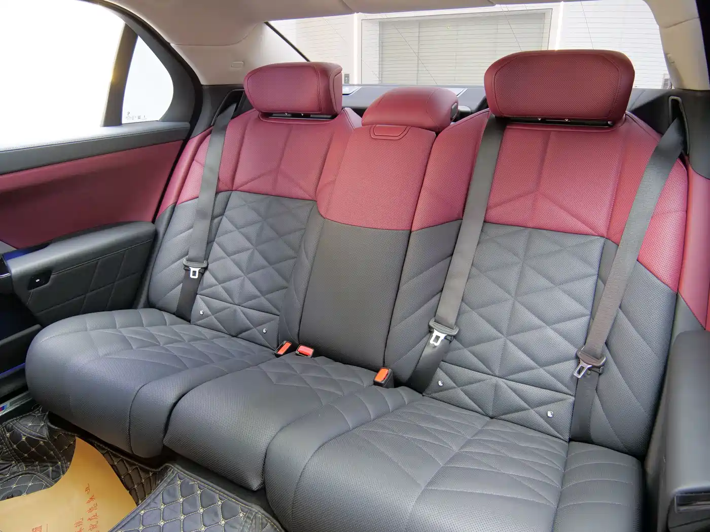 BMW 7 Series 2023 Model 735Li M Sport Package фото 10