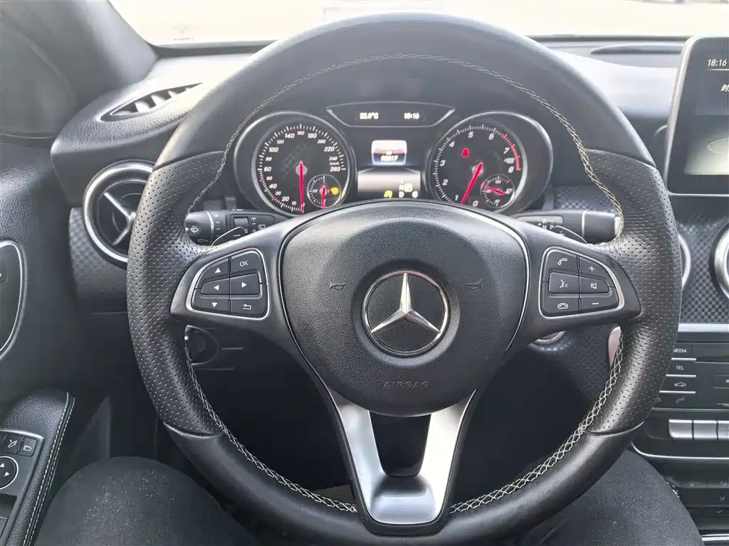 Mercedes-Benz A-Class (Import) 2015 A 200 Sport фото 19