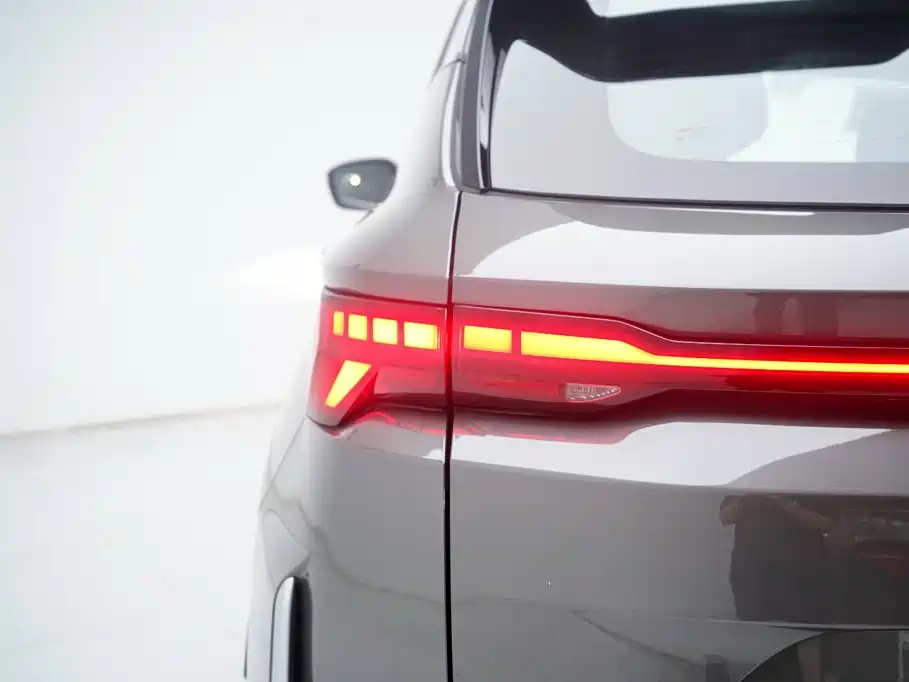 Фото 21 - Geely Binyue