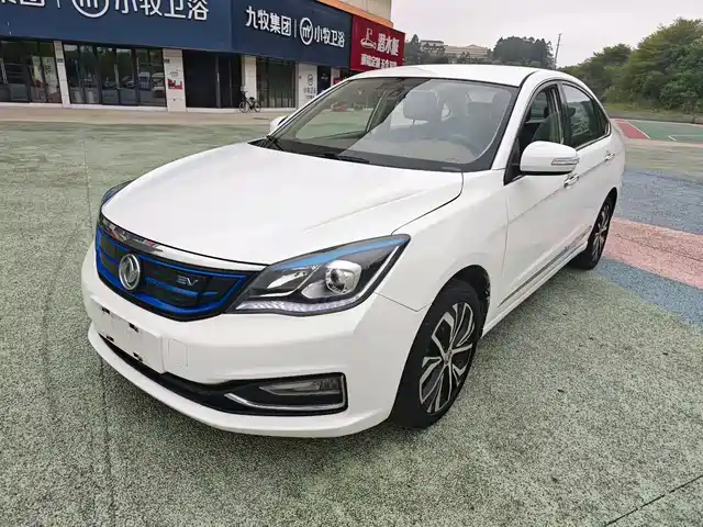 DONGFENG E70