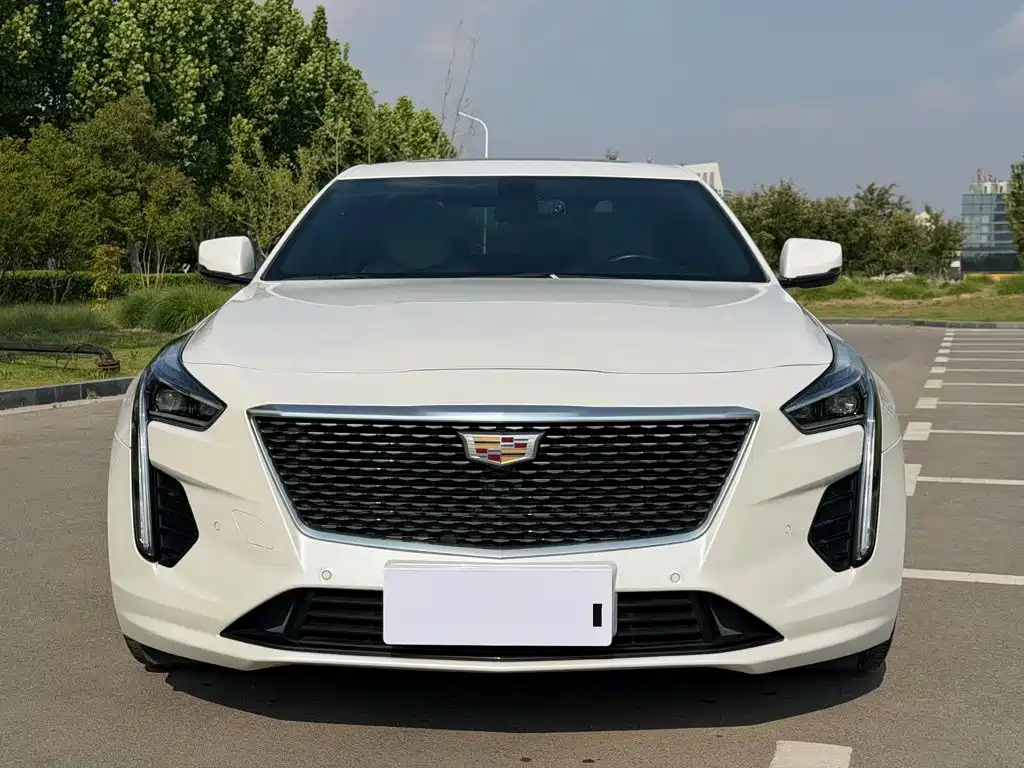 Фото 2 - Cadillac CT6