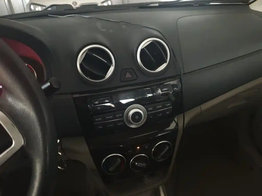 Changan Yuexiang V3 2016 2015 1.4L Manual Perfect (China V)