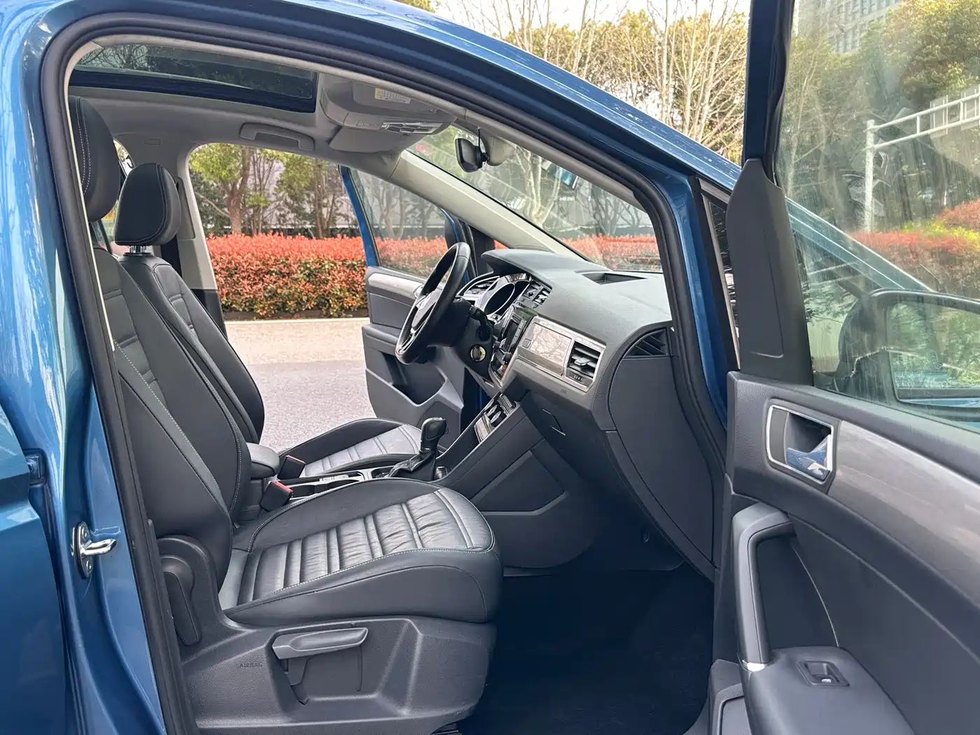 Volkswagen Touran 2016 Touran L 280TSI DSG Elegance фото 10