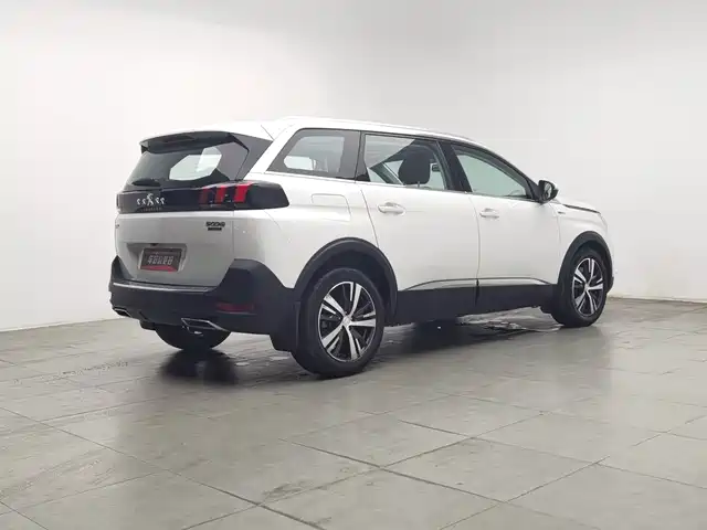 Peugeot 5008 2017 350THP 5-Seat Elite Edition — фото 2