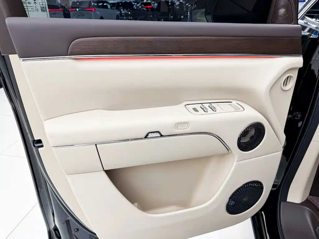 Фото 6 - Zhijie Zunjie MPV