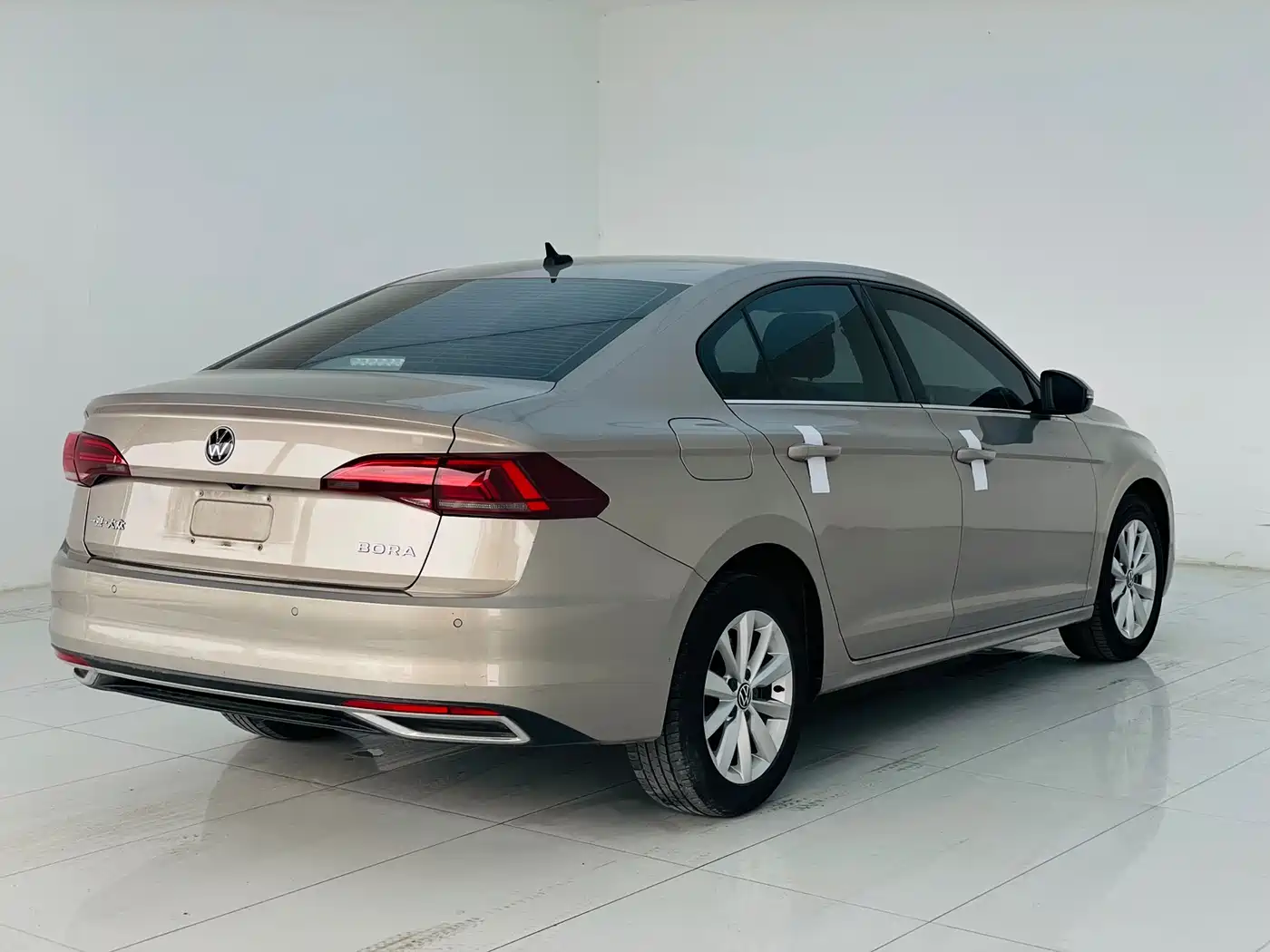 VOLKSWAGEN BORA