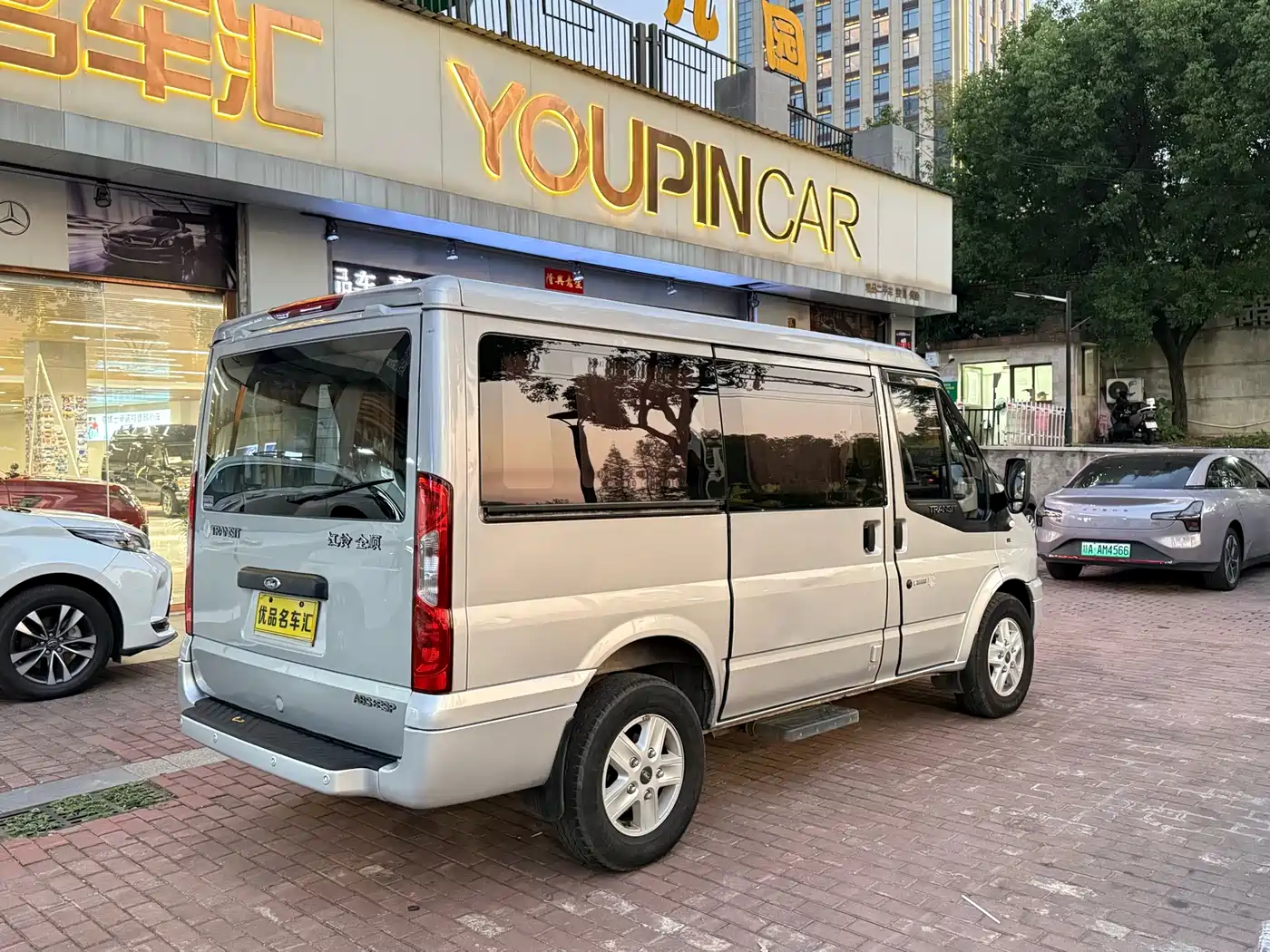 Ford New Generation Transit 2014 2013 2.4T Diesel Luxury Short Wheelbase Medium-Low Roof China IV