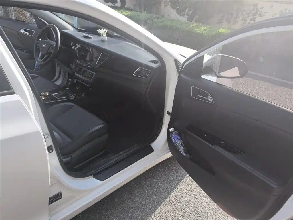 Hyundai Mistra 2014 1.8L Auto Smart GLS фото 20